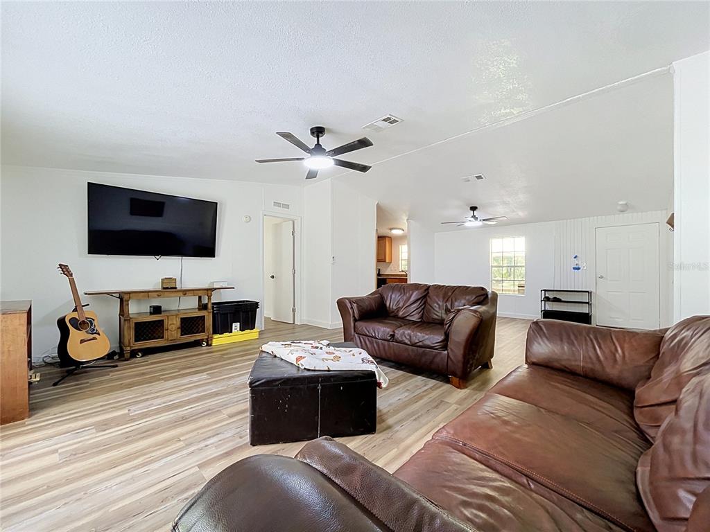 12717 Farmettes Road Lakeland, FL 33809 - Photo 16 of 24 Gallery Image 16