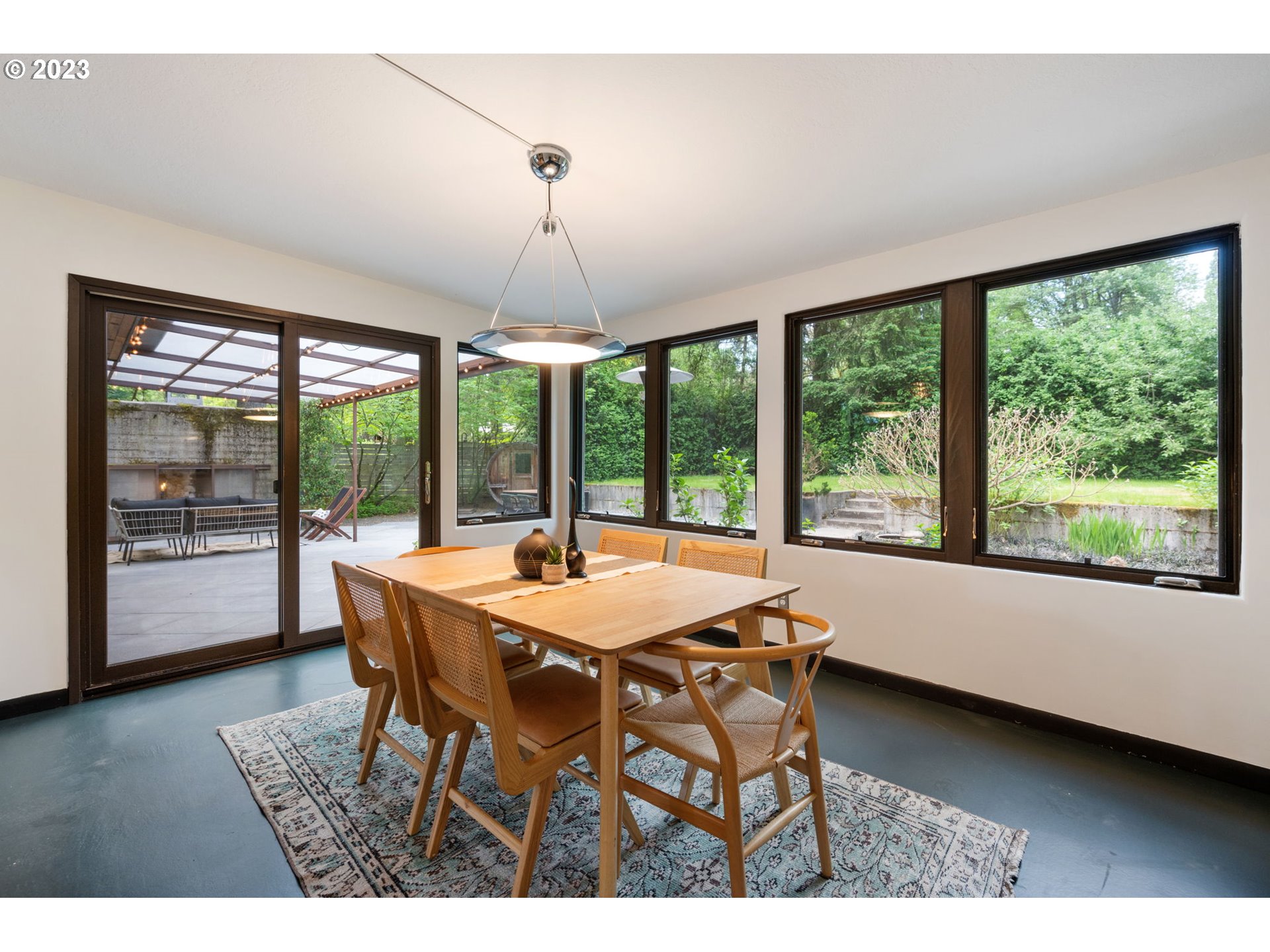 235 South Ridge Drive Portland, OR 97219 - Photo 11 of 46