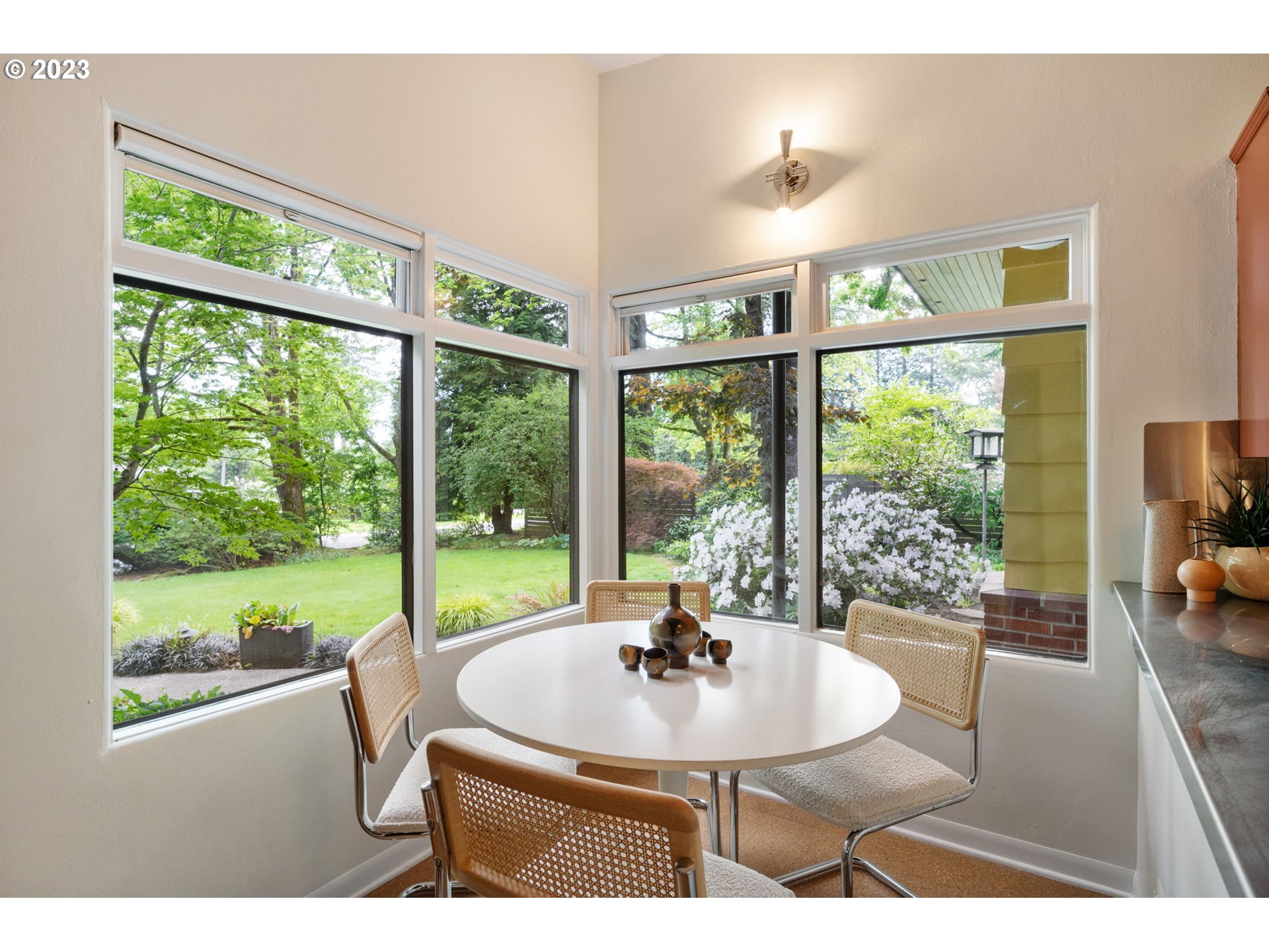 235 South Ridge Drive Portland, OR 97219 - Photo 14 of 46