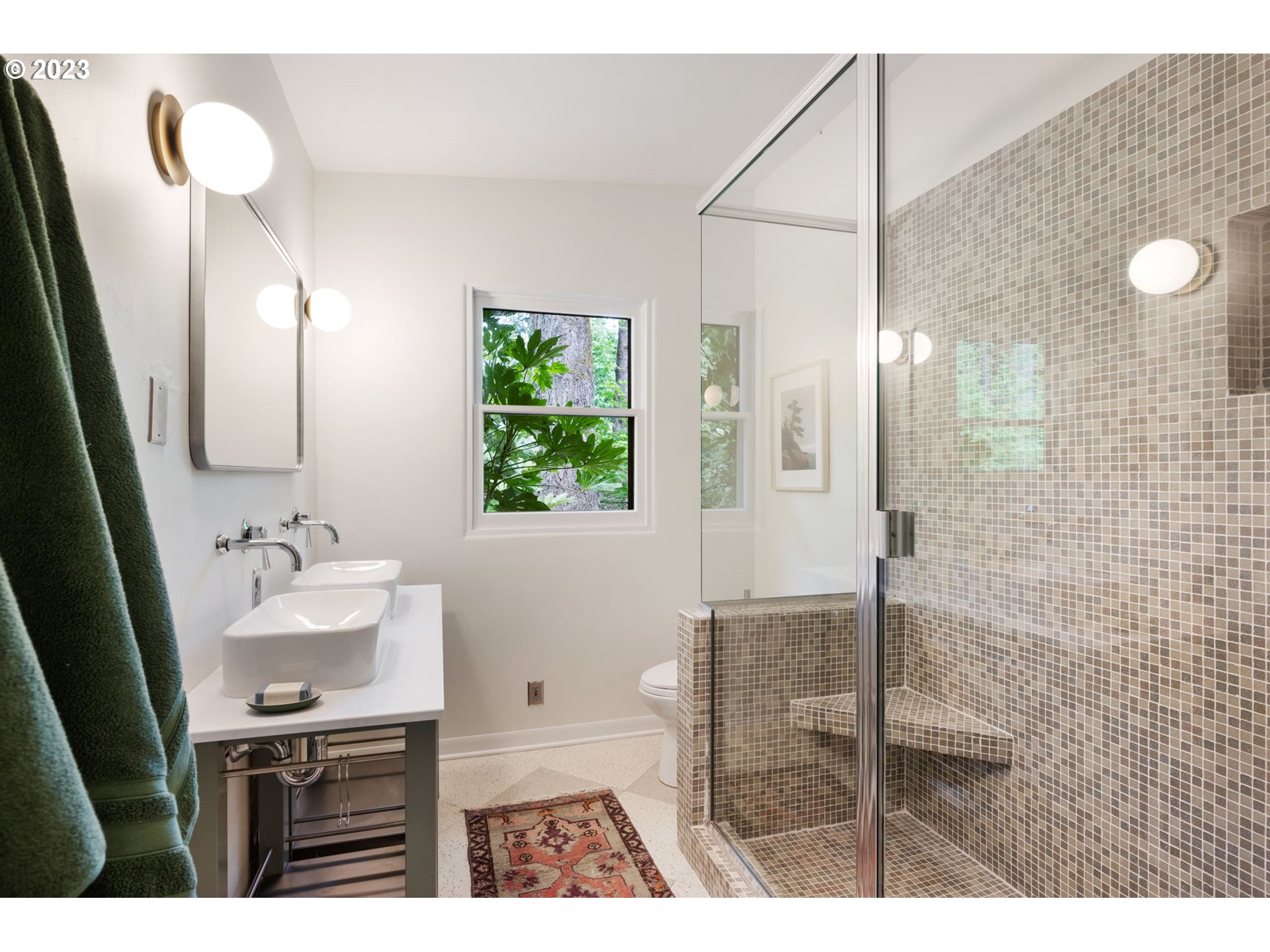 235 South Ridge Drive Portland, OR 97219 - Photo 18 of 46