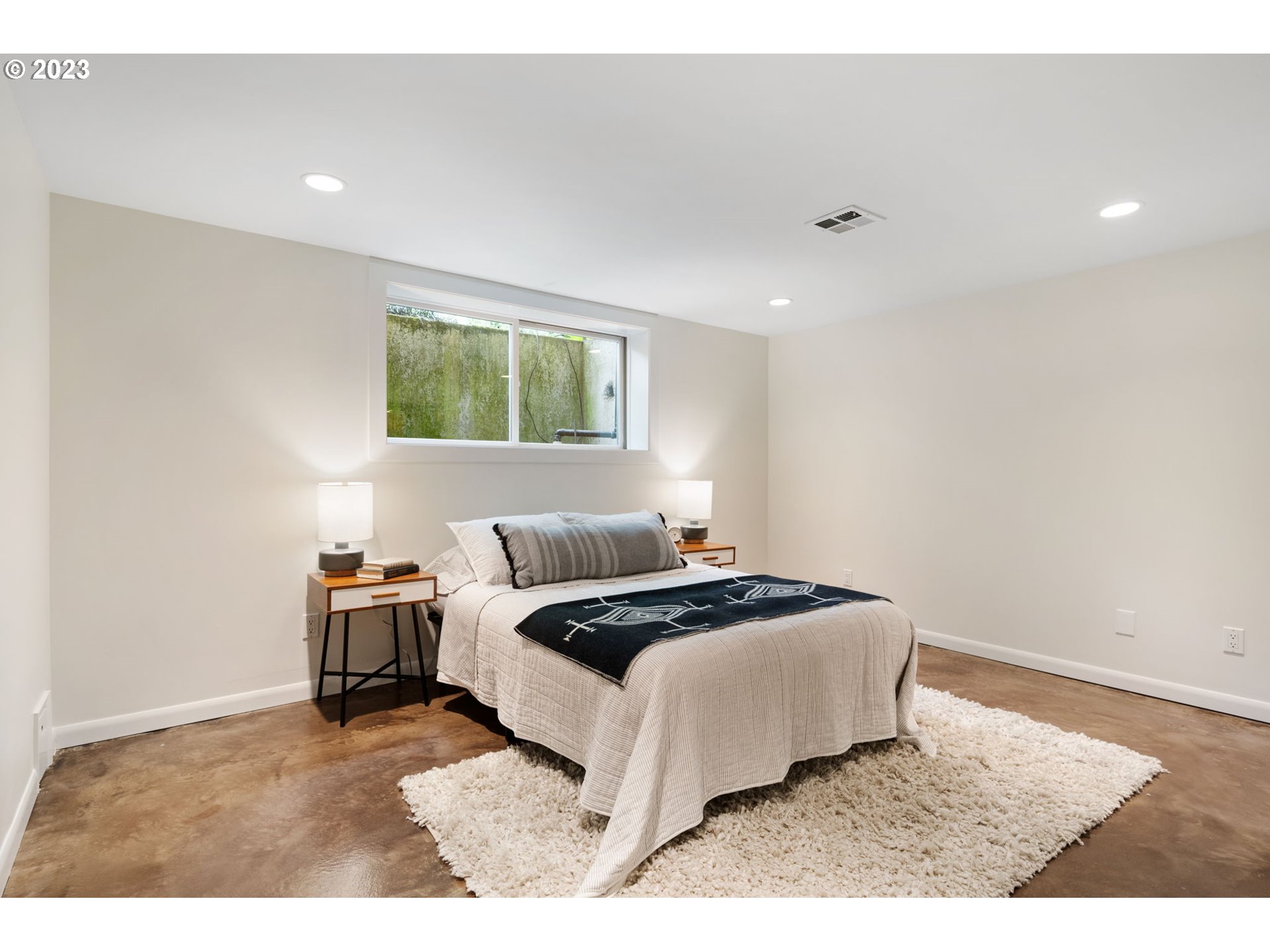 235 South Ridge Drive Portland, OR 97219 - Photo 28 of 46