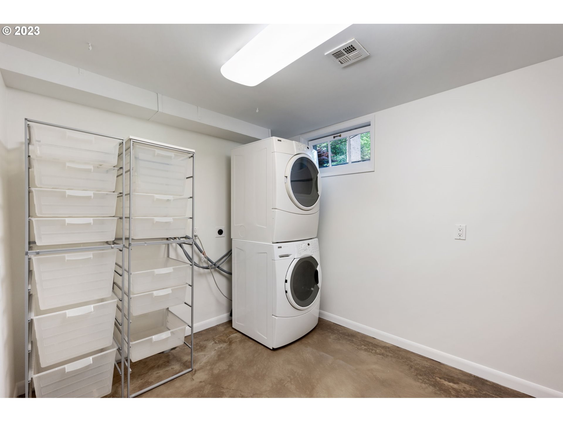 235 South Ridge Drive Portland, OR 97219 - Photo 32 of 46