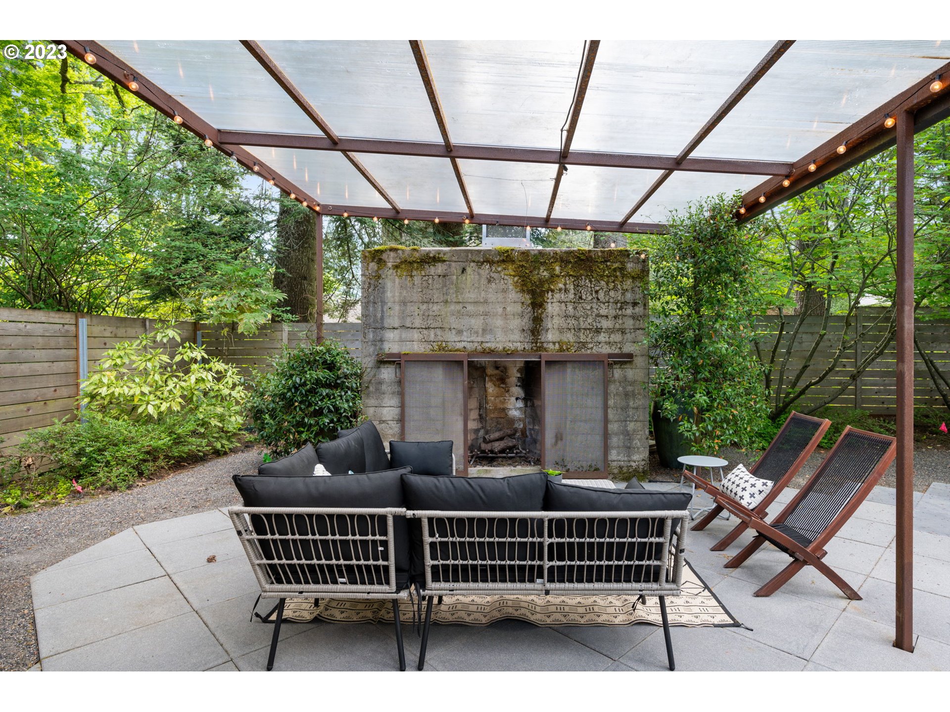 235 South Ridge Drive Portland, OR 97219 - Photo 34 of 46