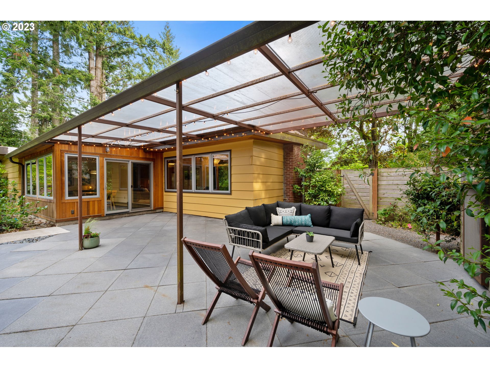 235 South Ridge Drive Portland, OR 97219 - Photo 36 of 46