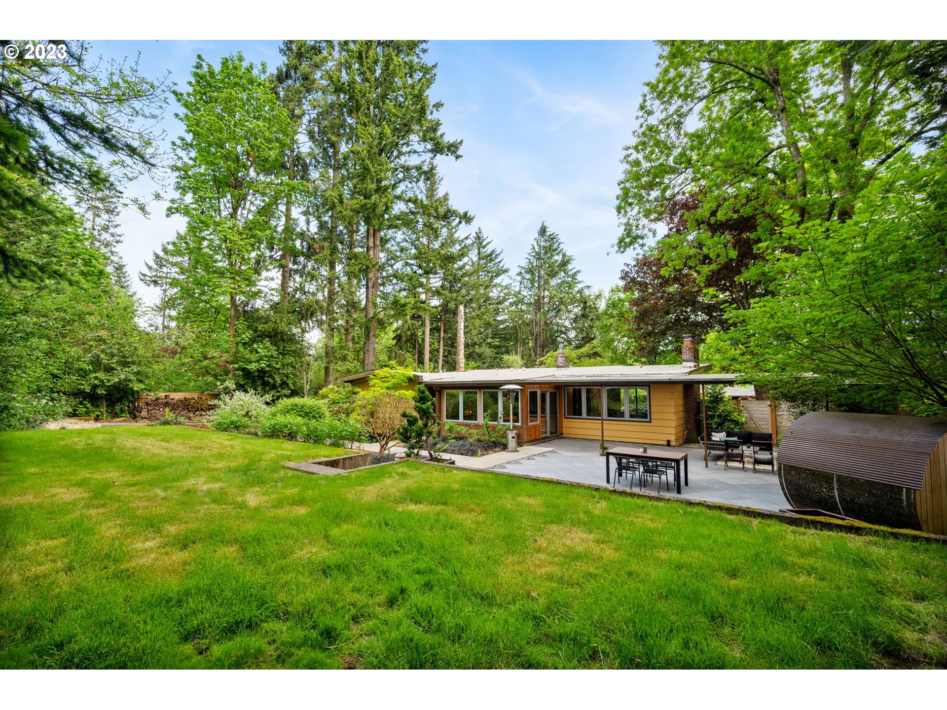 235 South Ridge Drive Portland, OR 97219 - Photo 40 of 46