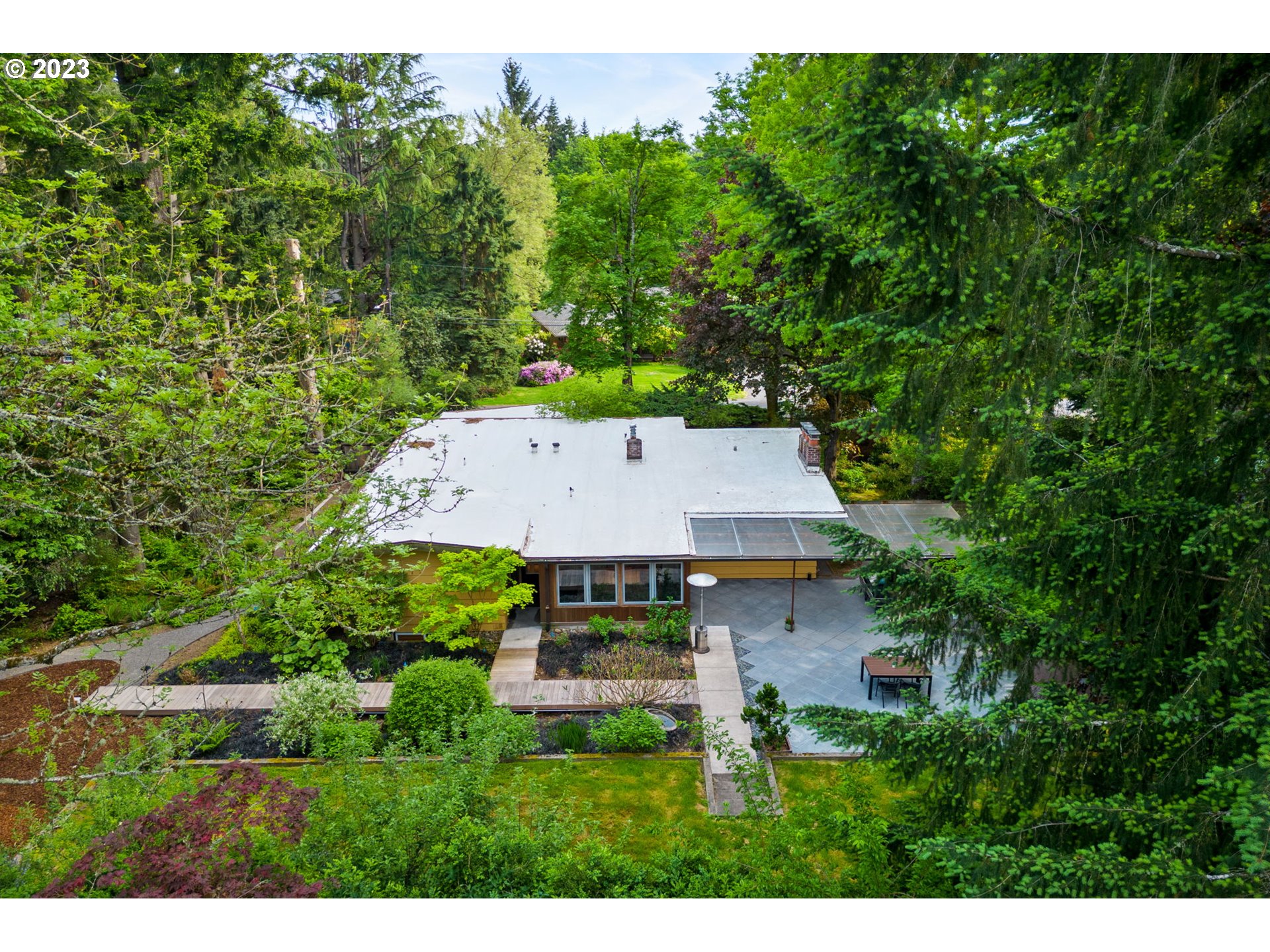 235 South Ridge Drive Portland, OR 97219 - Photo 44 of 46