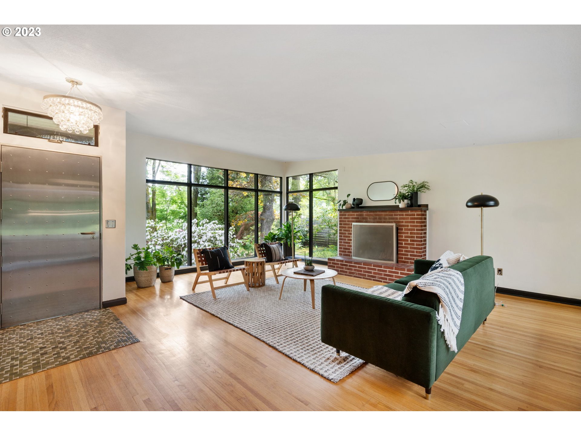 235 South Ridge Drive Portland, OR 97219 - Photo 5 of 46