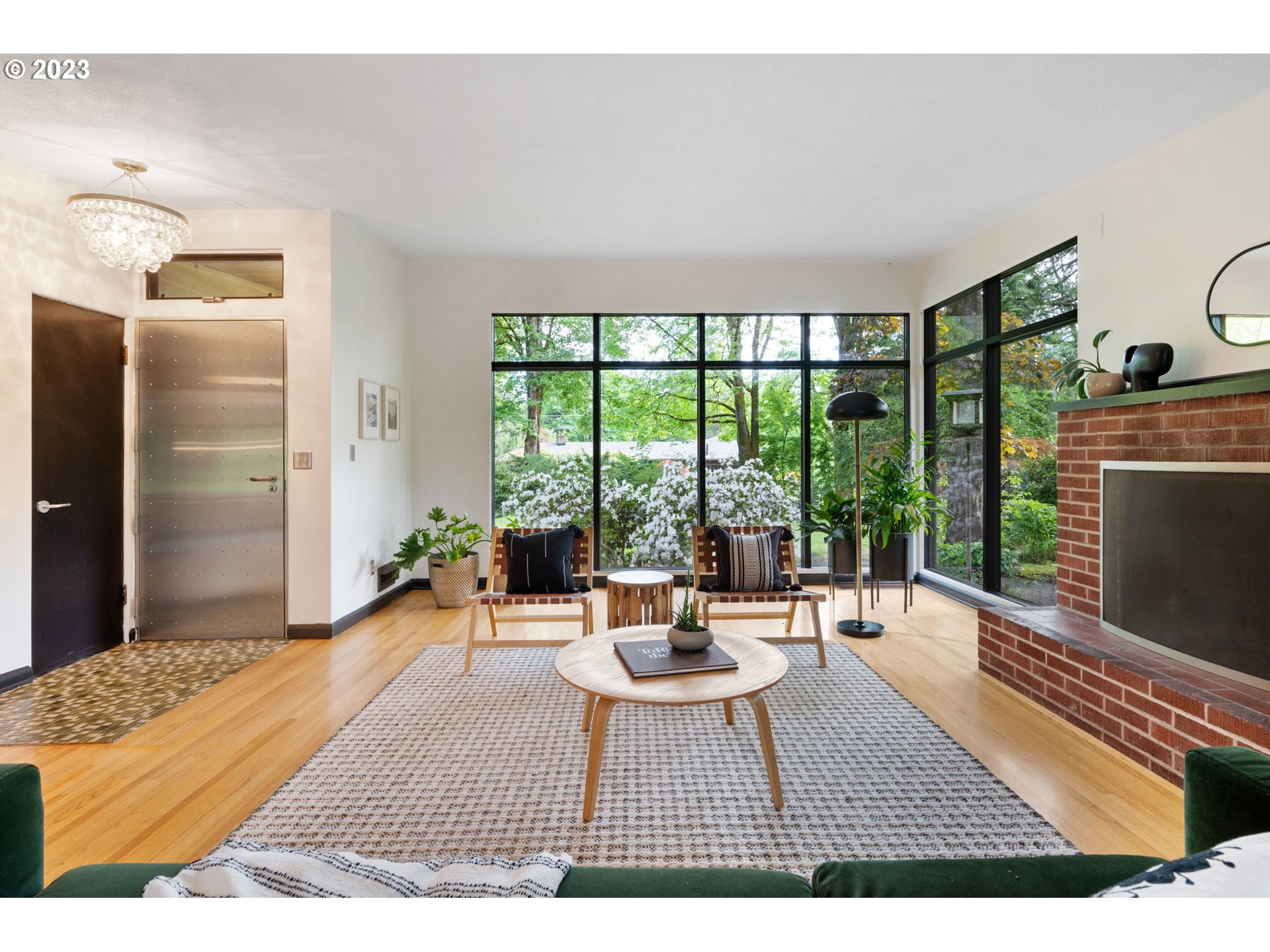 235 South Ridge Drive Portland, OR 97219 - Photo 7 of 46