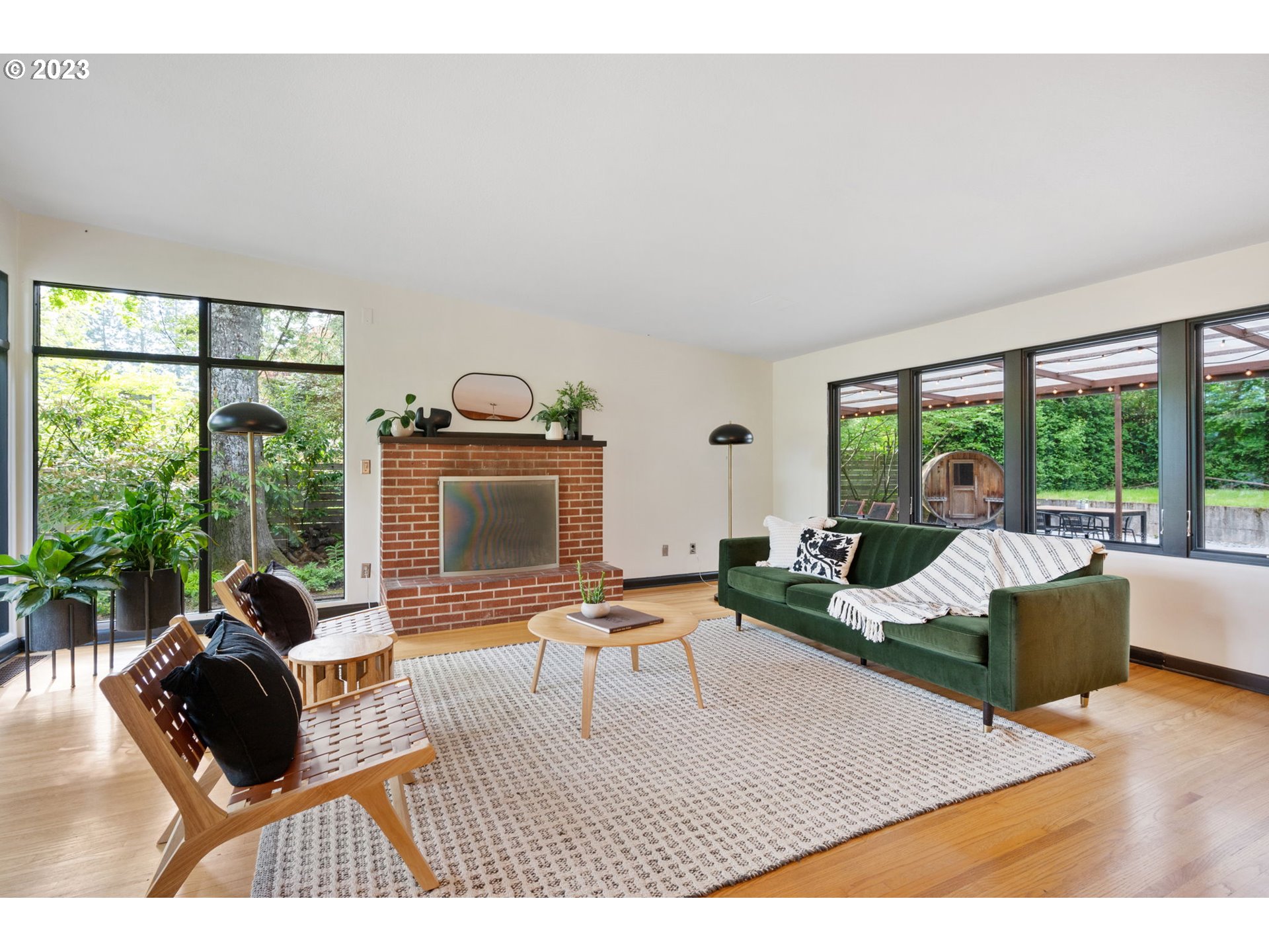 235 South Ridge Drive Portland, OR 97219 - Photo 8 of 46