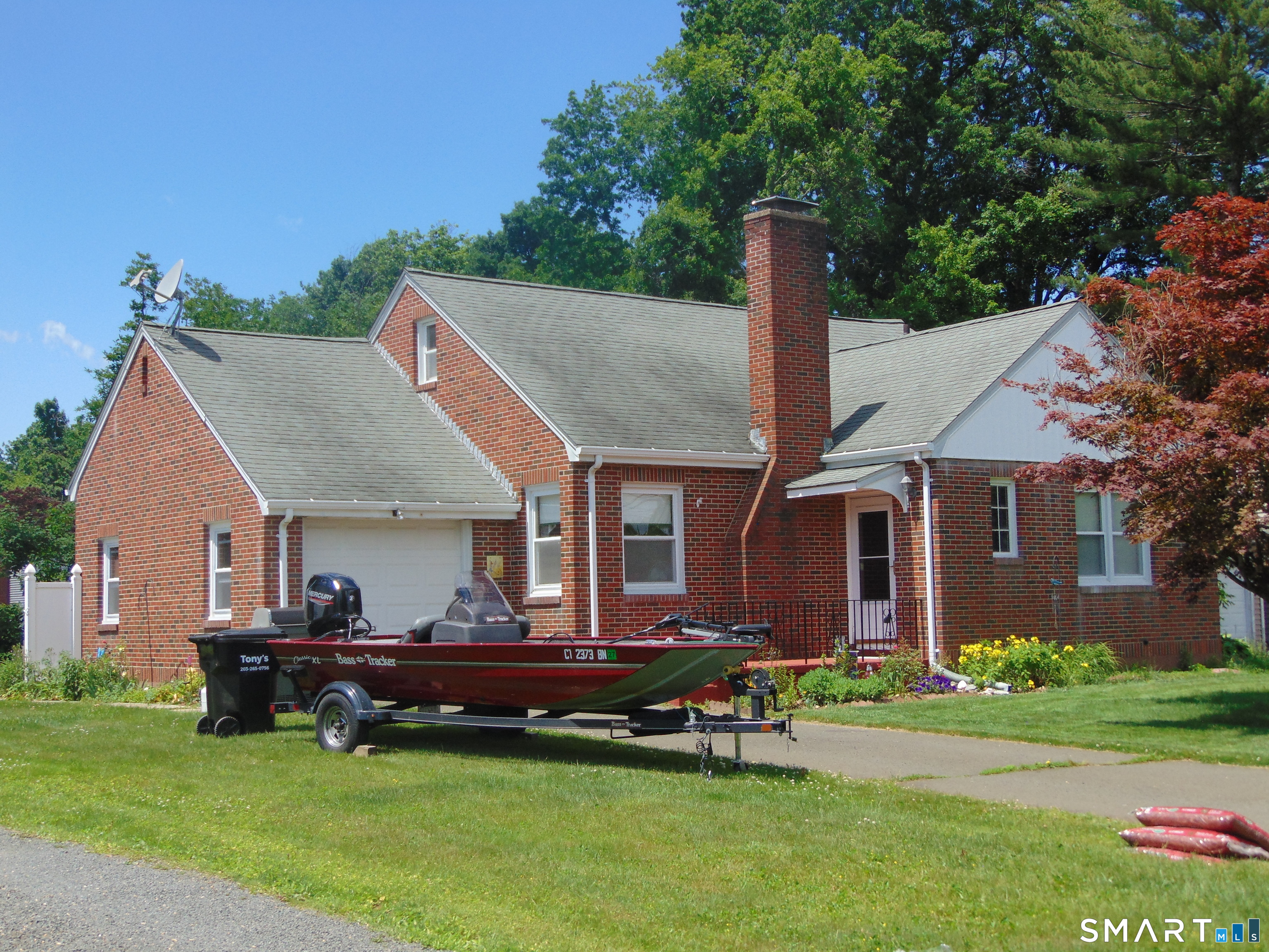 9 Grantham Road Wallingford, CT 06492 - Photo 3 of 29