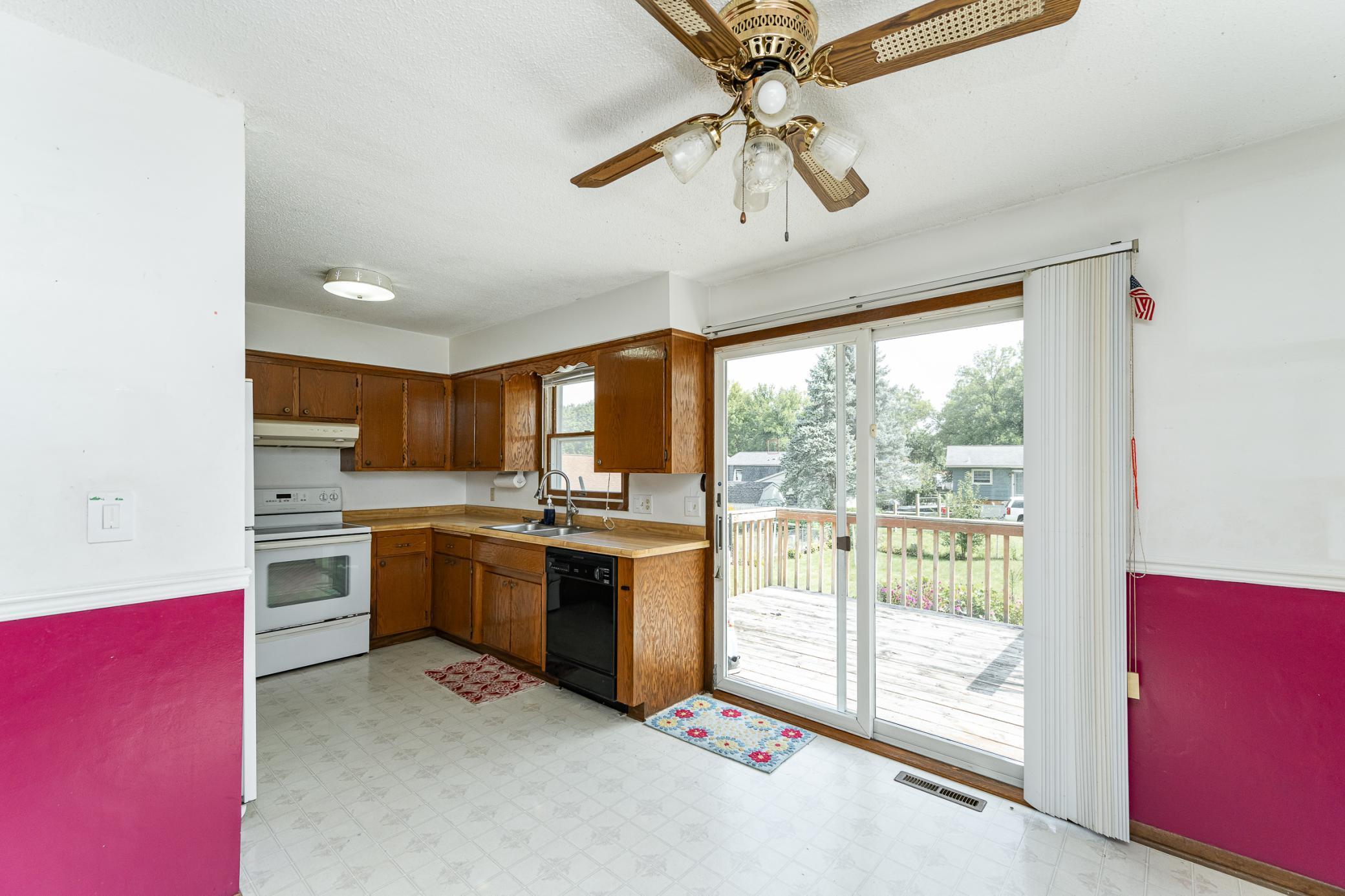 1916 9 1/2 Avenue Southeast Rochester, MN 55904 - Photo 11 of 32