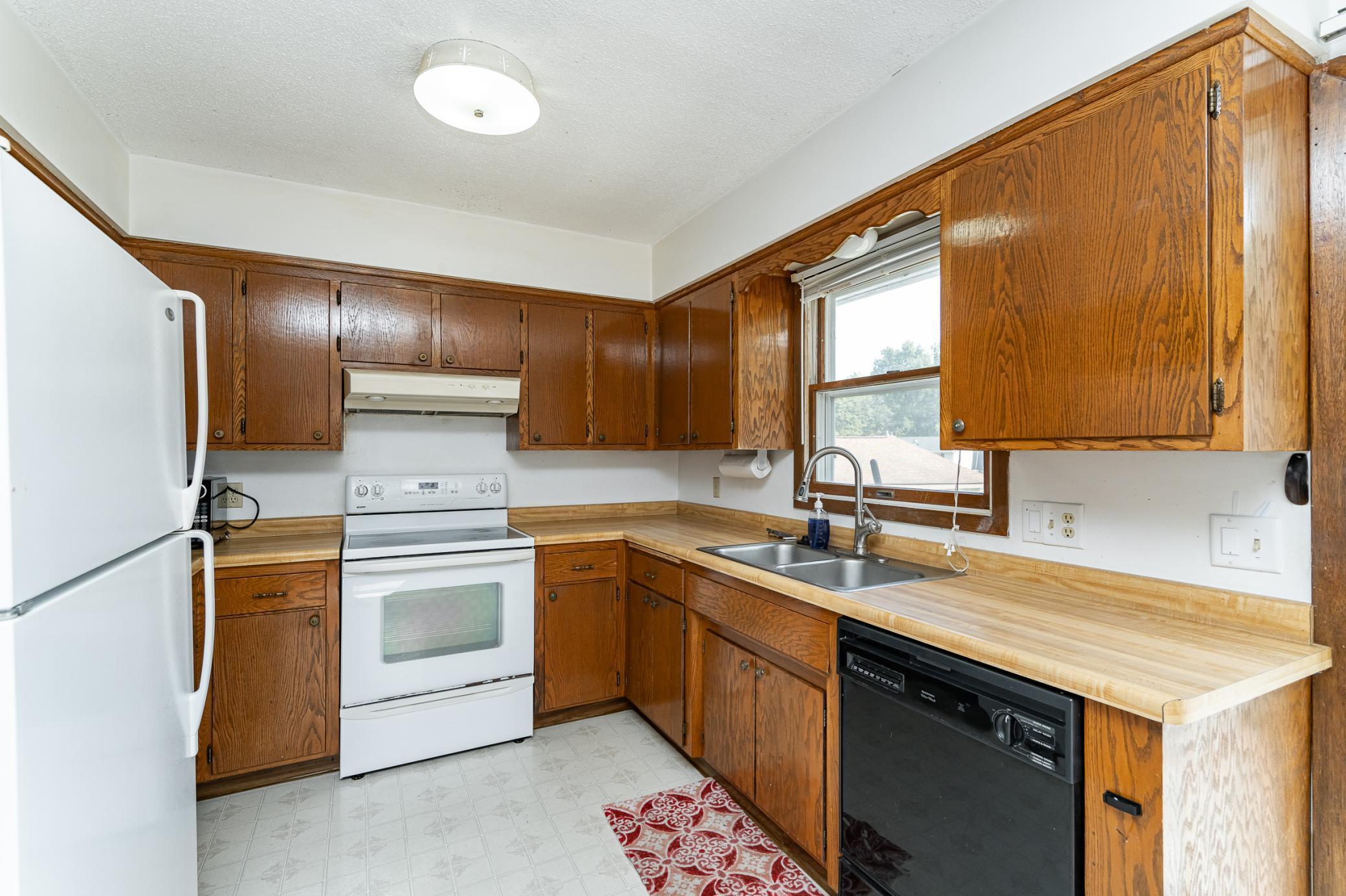 1916 9 1/2 Avenue Southeast Rochester, MN 55904 - Photo 12 of 32