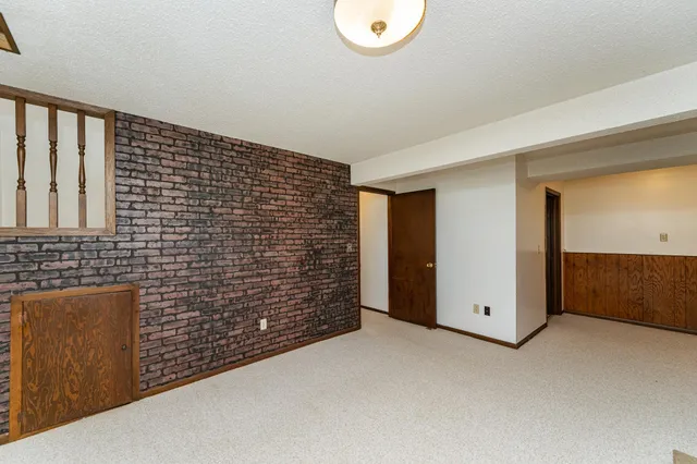 $295,000 | 1916 9 1/2 Avenue Southeast, Rochester, MN 55904