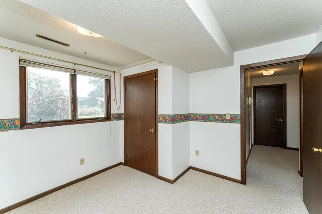 $295,000 | 1916 9 1/2 Avenue Southeast, Rochester, MN 55904