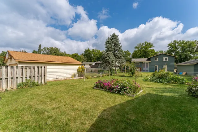 $295,000 | 1916 9 1/2 Avenue Southeast, Rochester, MN 55904