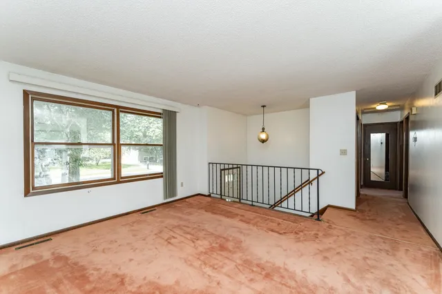 $295,000 | 1916 9 1/2 Avenue Southeast, Rochester, MN 55904