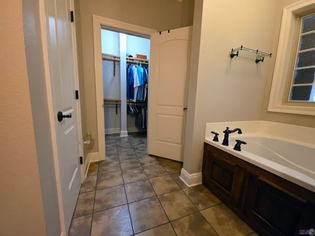 $299,000 | 210 Plantation Drive, Cut Off, LA 70345