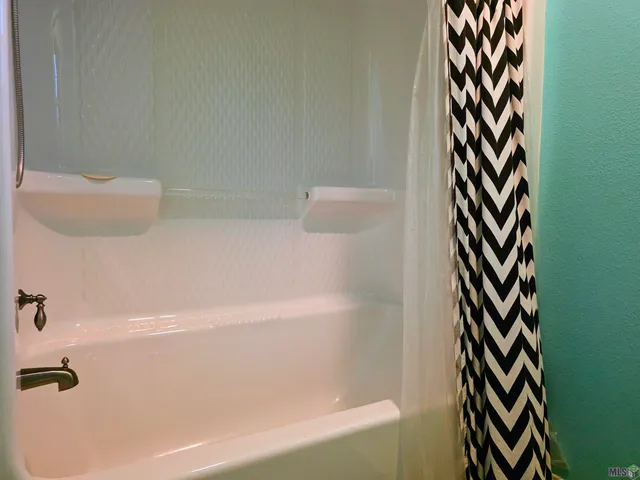 $299,000 | 210 Plantation Drive, Cut Off, LA 70345