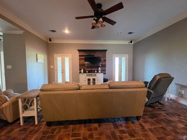 $299,000 | 210 Plantation Drive, Cut Off, LA 70345