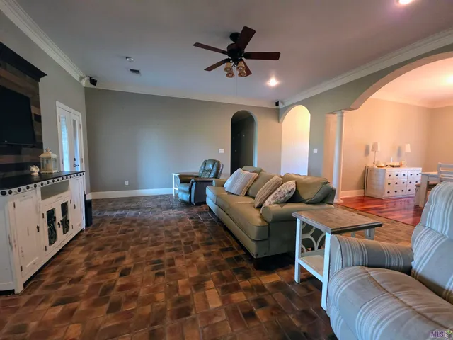 $299,000 | 210 Plantation Drive, Cut Off, LA 70345
