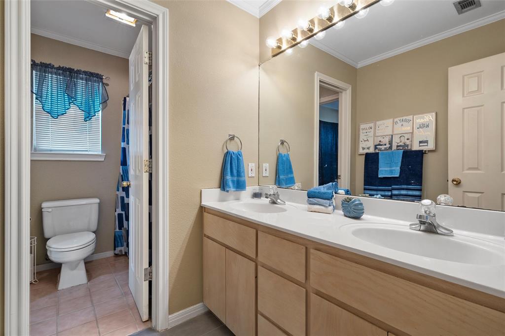 139 River Ridge Drive Waco, TX 76705 - Photo 27 of 35 2nd Primary Upstairs