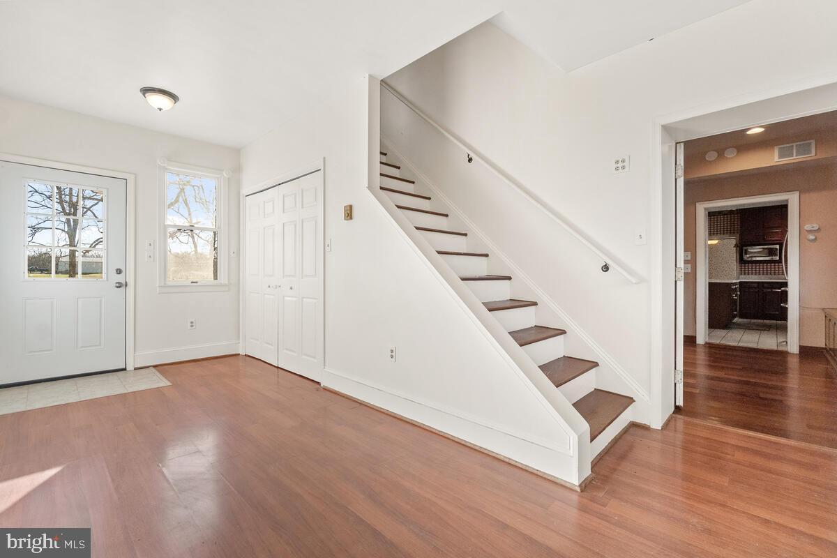 14409 Old Frederick Road Rocky Ridge, MD 21778 - Photo 22 of 82 Foyer