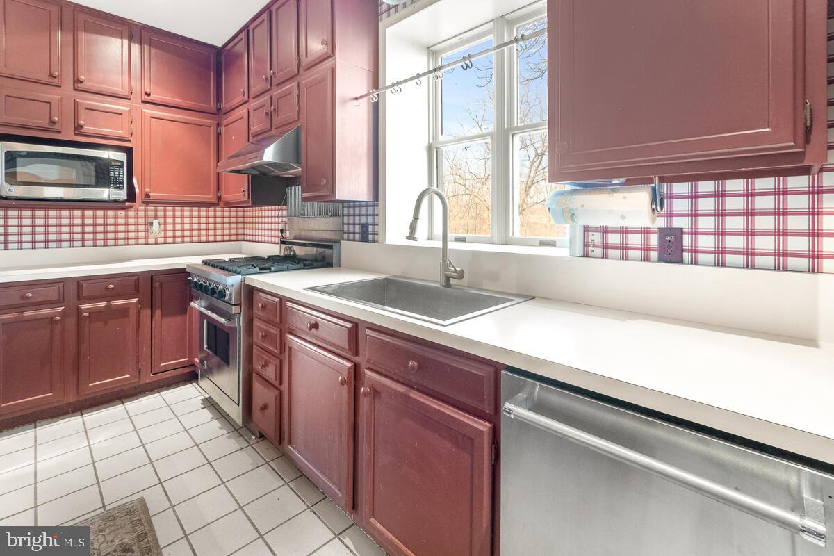 14409 Old Frederick Road Rocky Ridge, MD 21778 - Photo 27 of 82 Kitchen