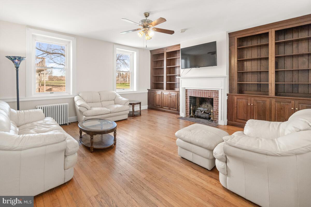 14409 Old Frederick Road Rocky Ridge, MD 21778 - Photo 37 of 82 Living room w/Gas Fireplace
