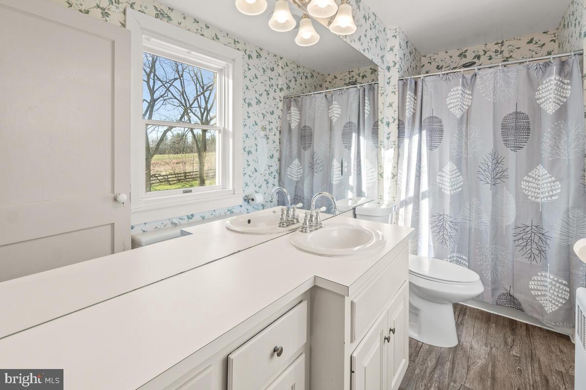 14409 Old Frederick Road Rocky Ridge, MD 21778 - Photo 45 of 82 Upstairs Full Bath