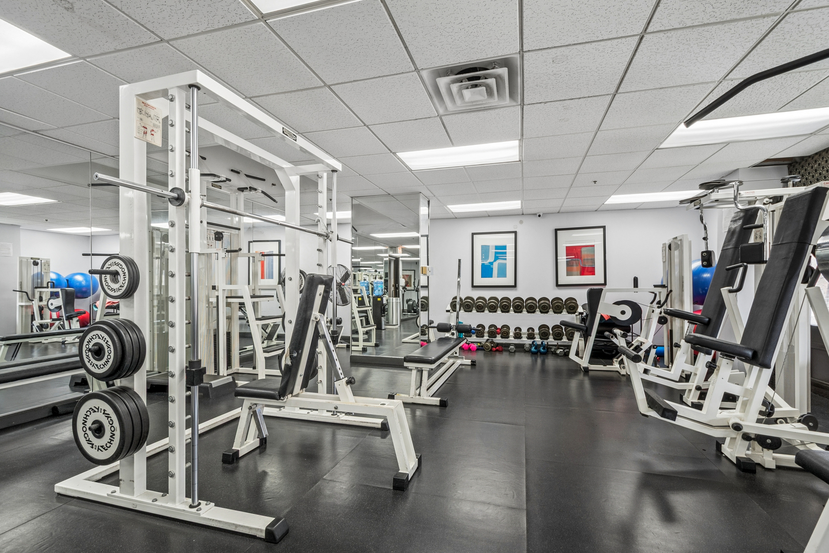 5320 North Sheridan Road, Unit 1307 Chicago, IL 60640 - Photo 18 of 21 Gallery Image 18