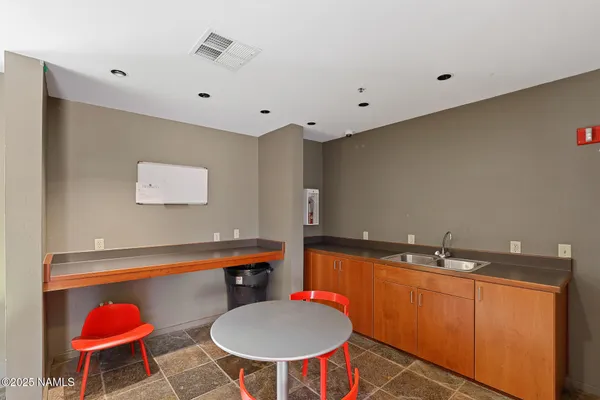 $335,000 | 1385 West University Avenue, Unit 194, Flagstaff, AZ 86001