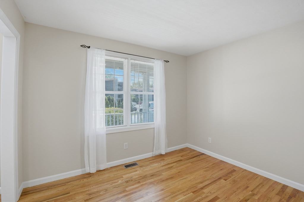 20 Duluth Street Worcester, MA 01604 - Photo 10 of 39