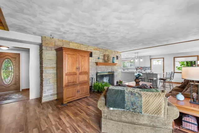 $654,900 | 1423 North River Road, McHenry, IL 60051