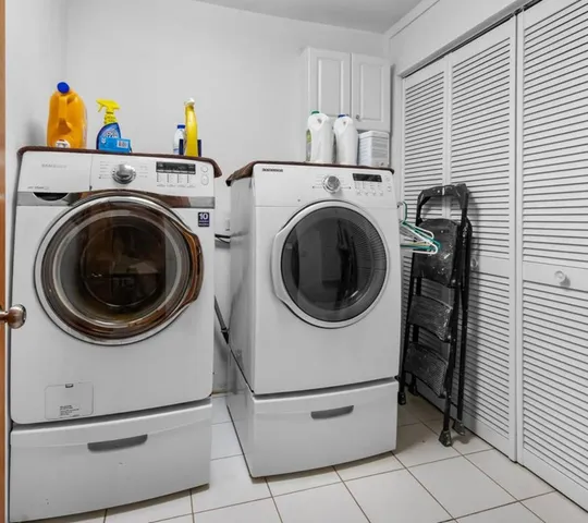 $654,900 | 1423 North River Road, McHenry, IL 60051