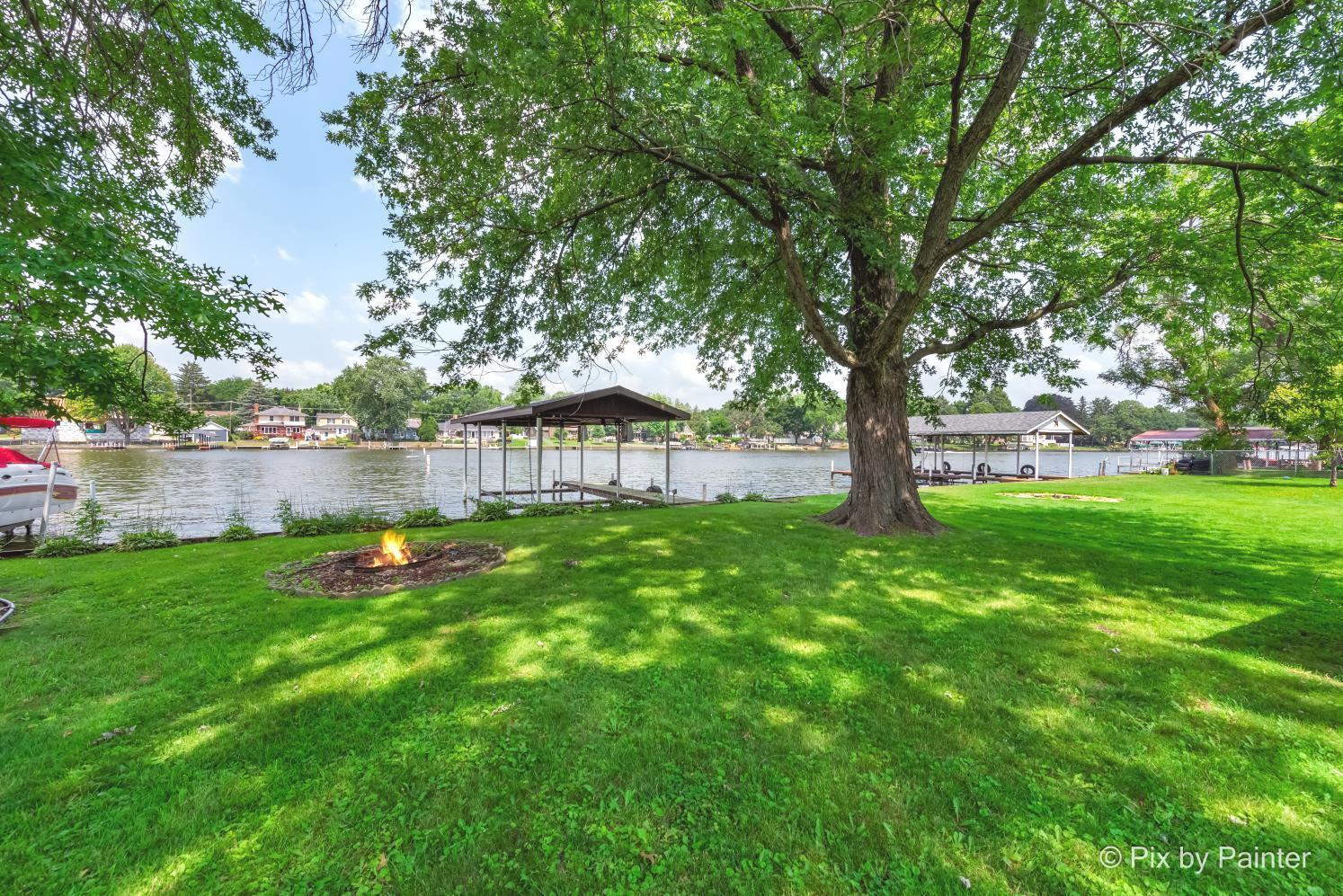 1423 North River Road McHenry, IL 60051 - Photo 5 of 49 a view of a park with large trees