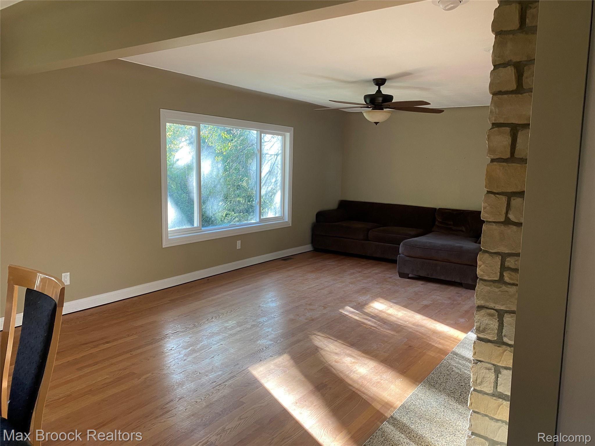 773 Redwood Court Rochester, MI 48309 - Photo 7 of 12 8CCE8636-A9E0-4453-9DEA-2729F6B88A3B.jpeg