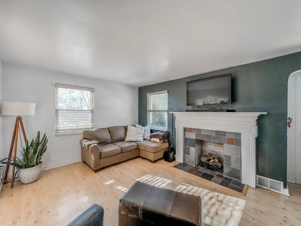 512 Decatur Avenue Pittsburgh, PA 15221 - Photo 3 of 23 Gallery Image 3