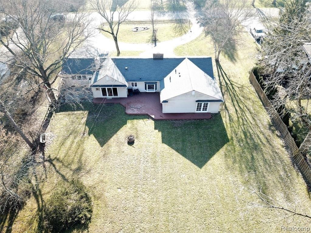 29204 Utley Road Farmington Hills, MI 48334 - Photo 9 of 52