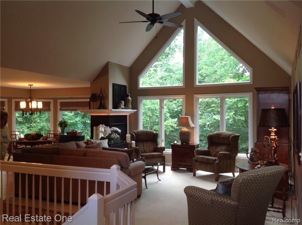 1670 Chase Drive Rochester, MI 48307 - Photo 5 of 45 image.jpg
