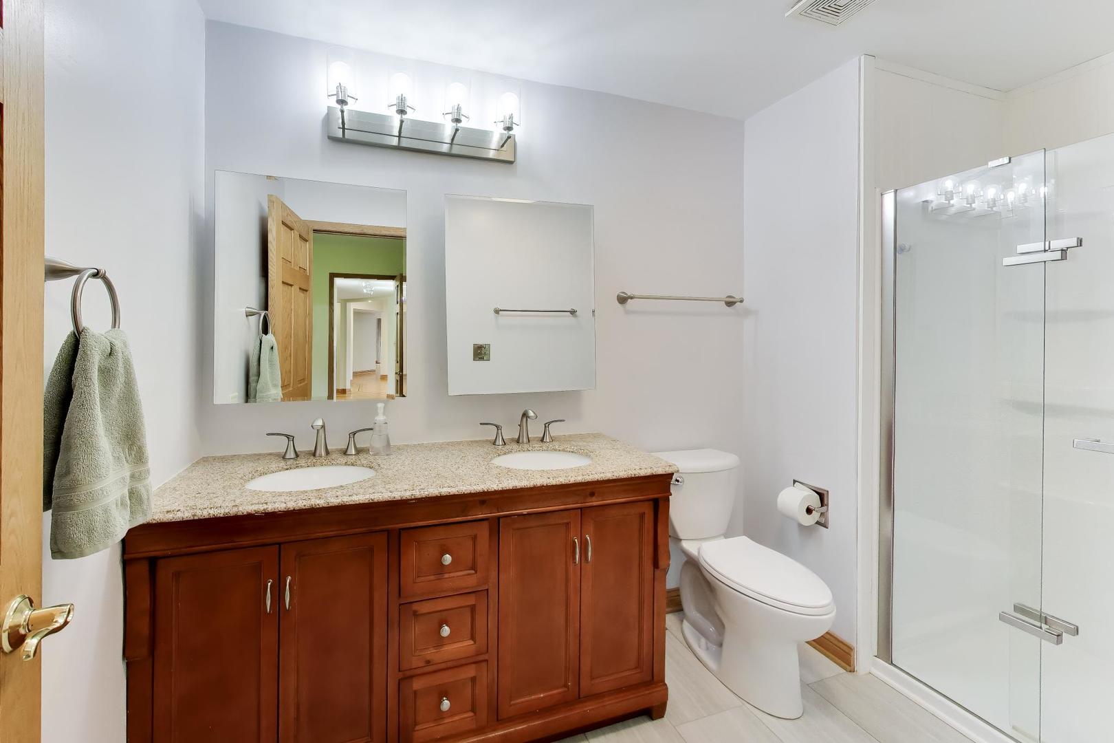 1104 Nottingham Lane Elgin, IL 60120 - Photo 25 of 59
