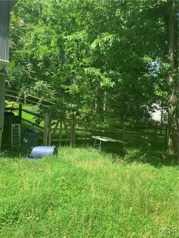 620 Royal Manor Road Easton, PA 18042 - Photo 3 of 41
