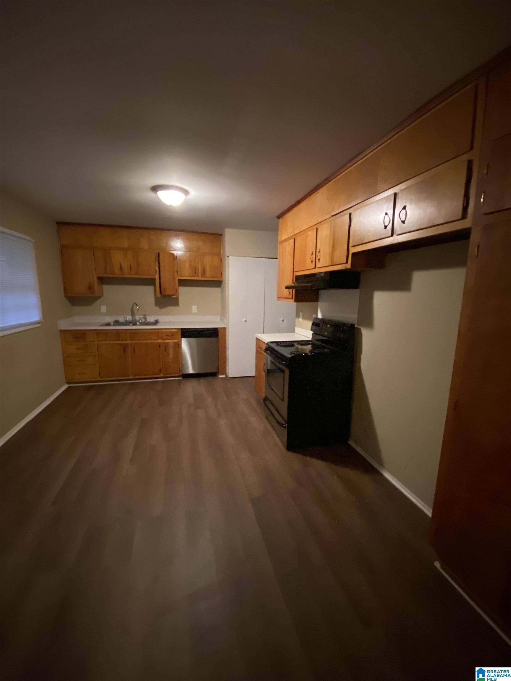 5441 Robin Circle Adamsville, AL 35005 - Photo 2 of 18