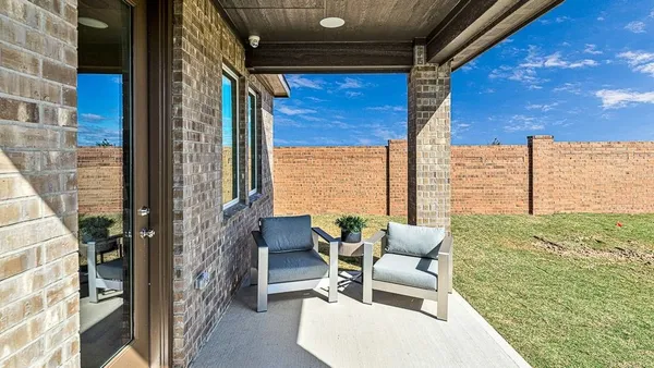 $2,900 | 9742 Pettus Creek Drive, Cypress, TX 77433