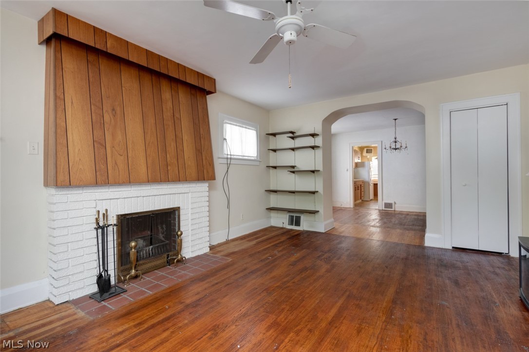 875 Montford Road Cleveland, OH 44121 - Photo 6 of 26 Gallery Image 6