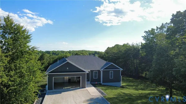 $750,000 | 5400 Richmond Highway, Gladstone, VA 24553