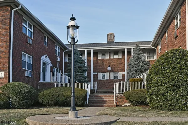 $1,750 | 191 North Beverwyck Road, Lake Hiawatha, NJ 07034