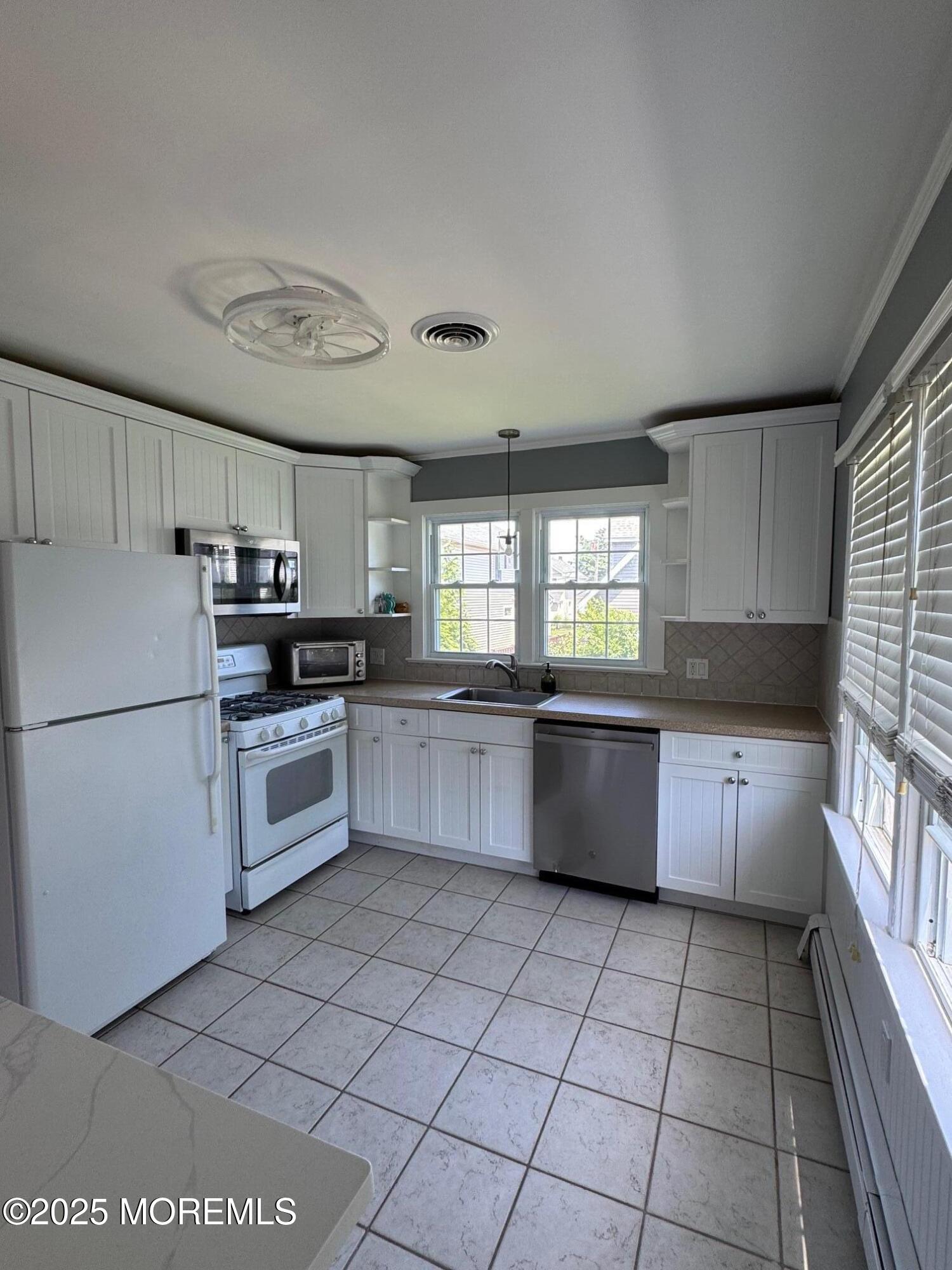 606 Ocean Road, Unit REAR) Spring Lake Heights, NJ 07762 - Photo 10 of 20 IMG_5341