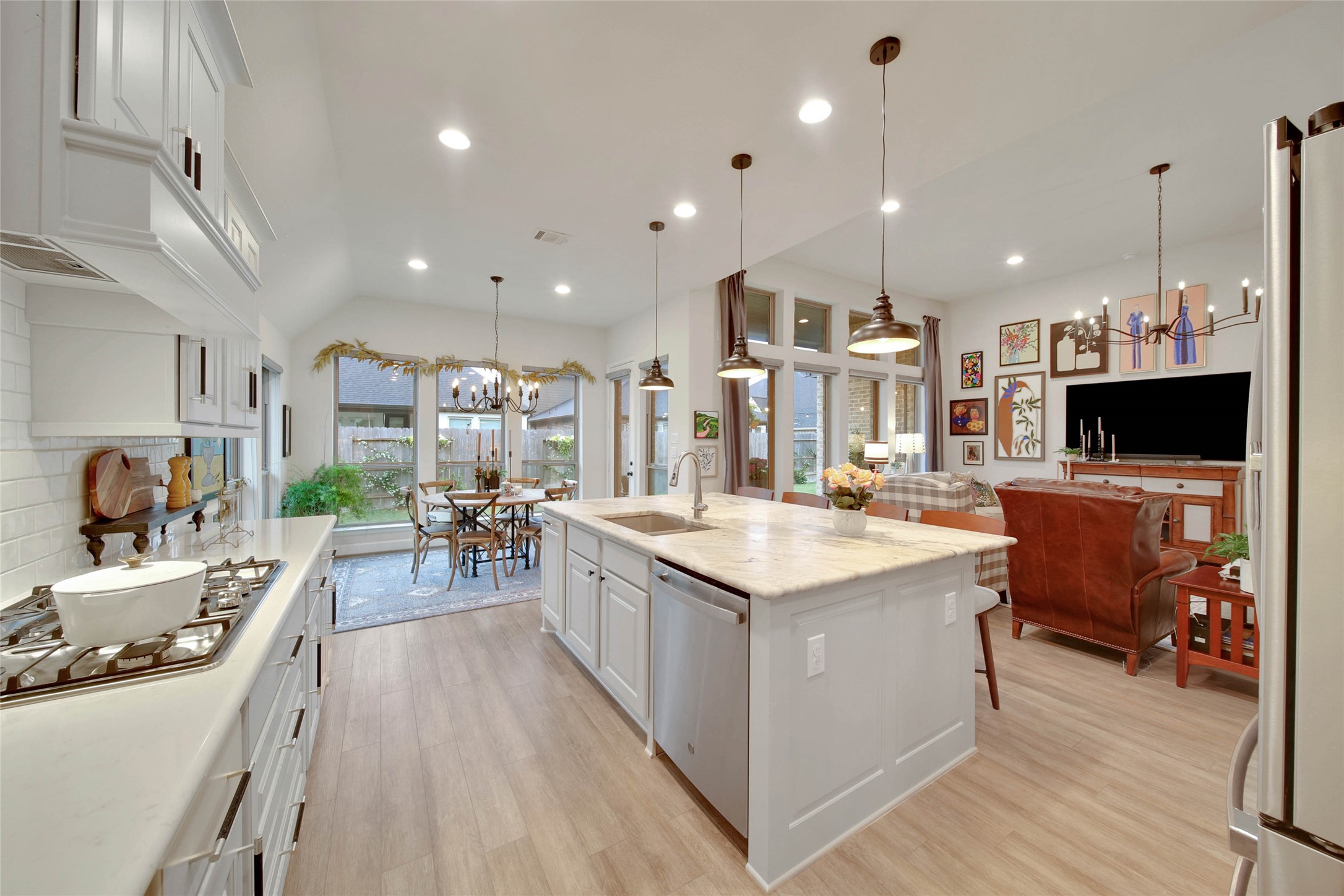 17522 Shoebutton Conroe, TX 77385 - Photo 9 of 46