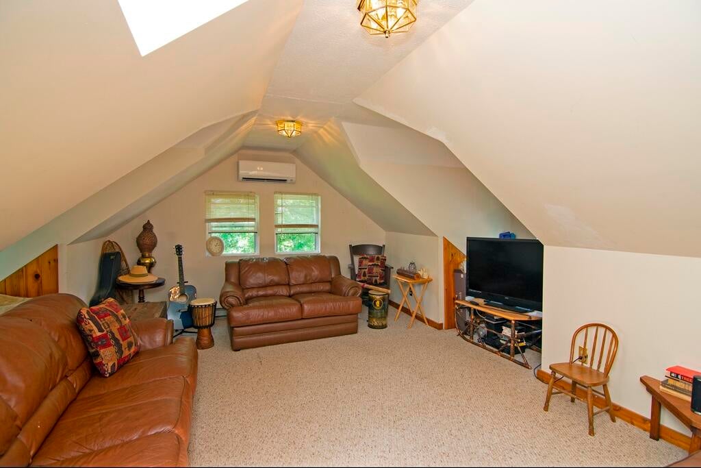 211 Oscar White Road Lansing, WV 25862 - Photo 43 of 101 Gallery Image 43