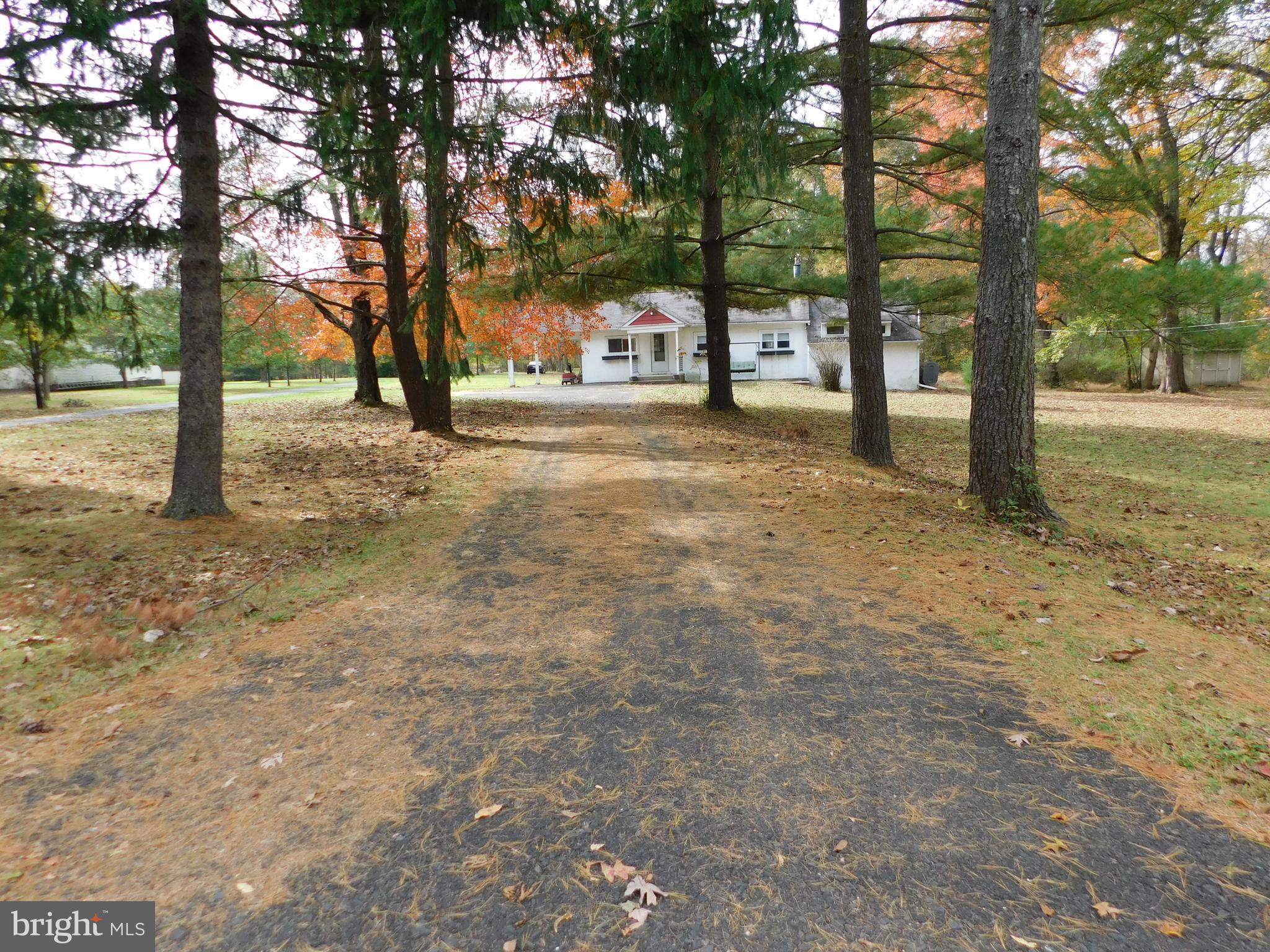 200 Old New Road Warrington, PA 18976 - Photo 1 of 54 Driveway